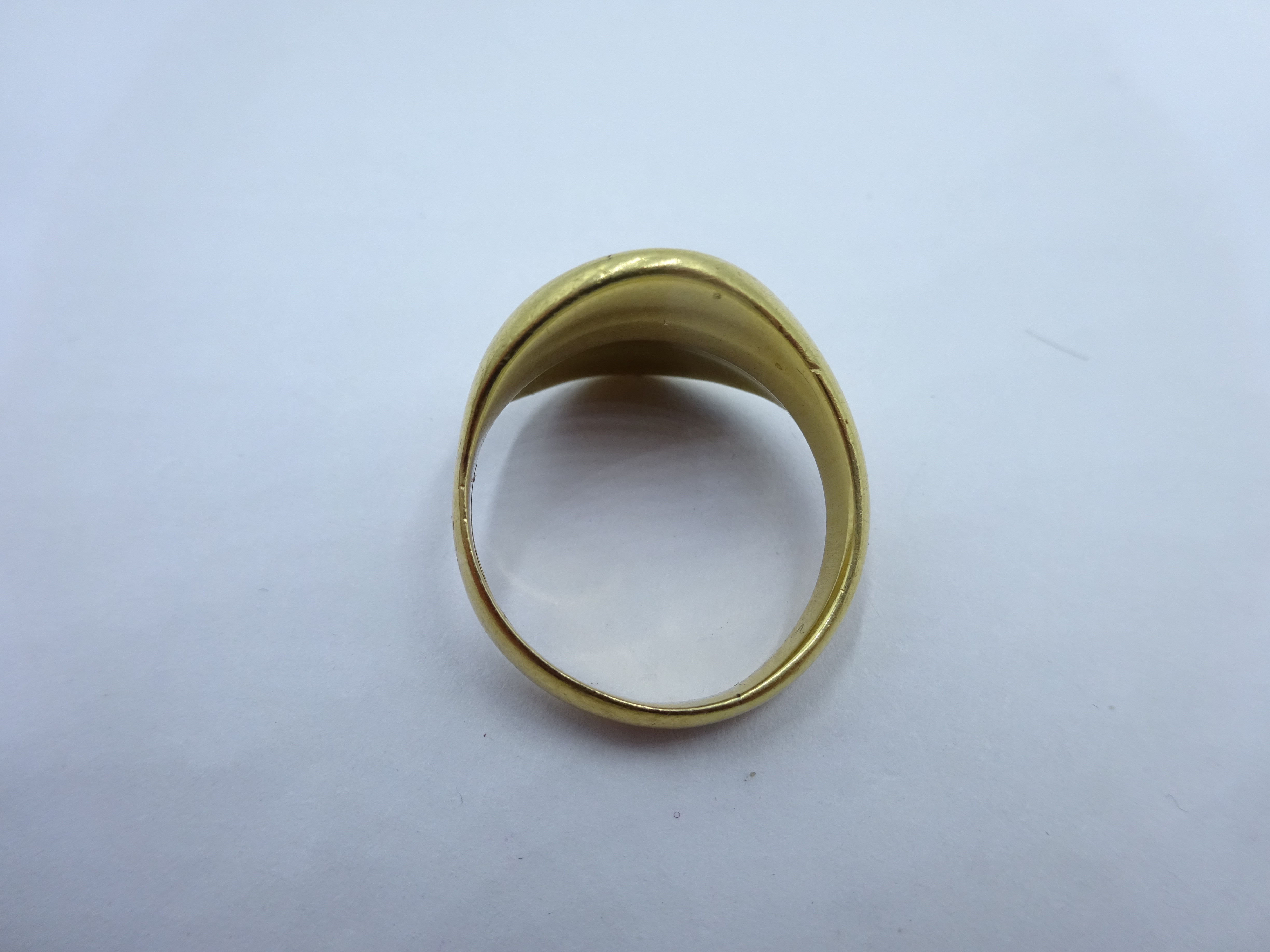 Gold signet ring stamped 18ct, approx 9. - Image 3 of 3