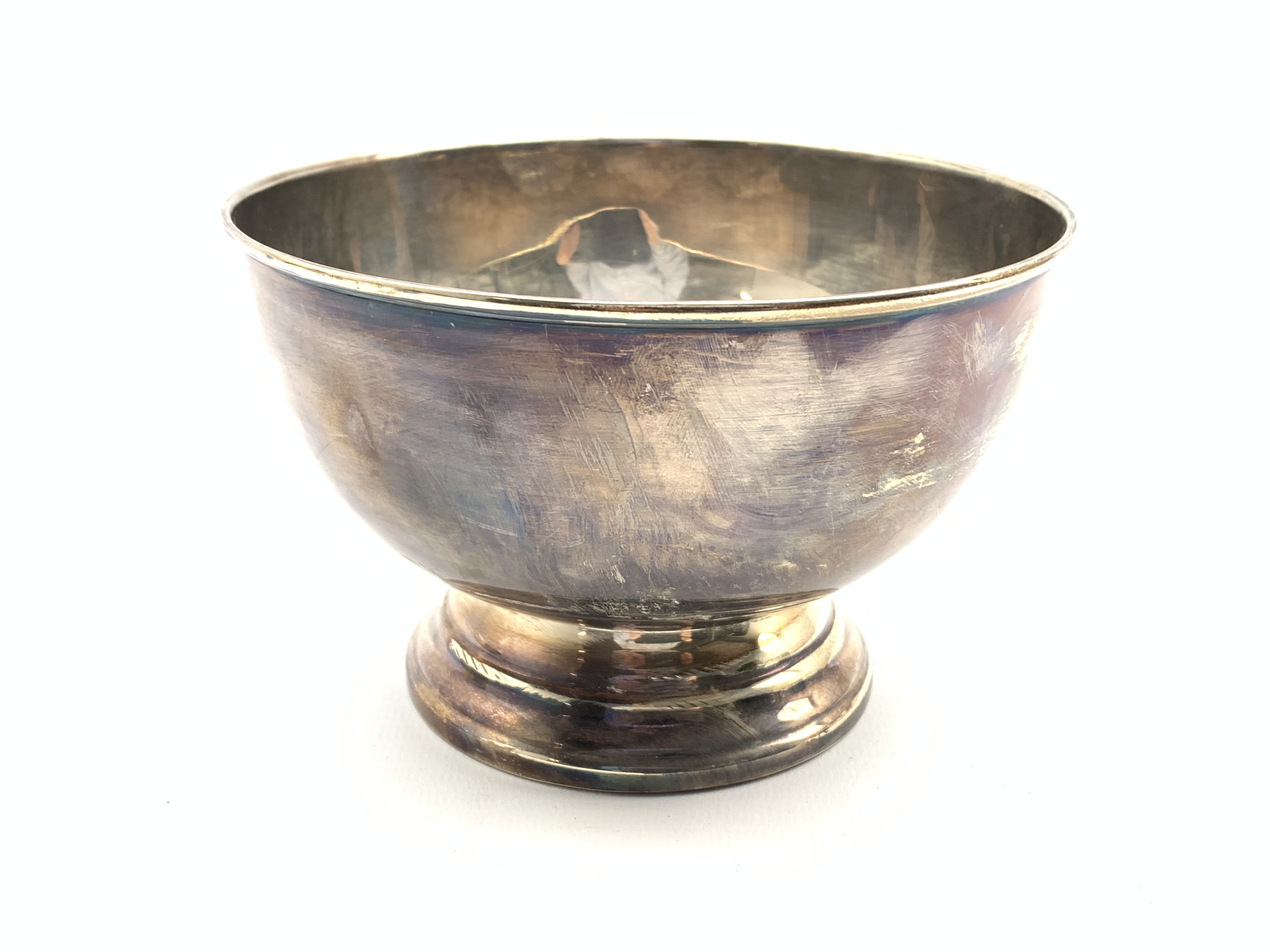 Silver circular bowl on a short pedestal foot D14cm x H9cm Sheffield 1972 7.