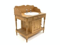 20th century Victorian style pine washstand,