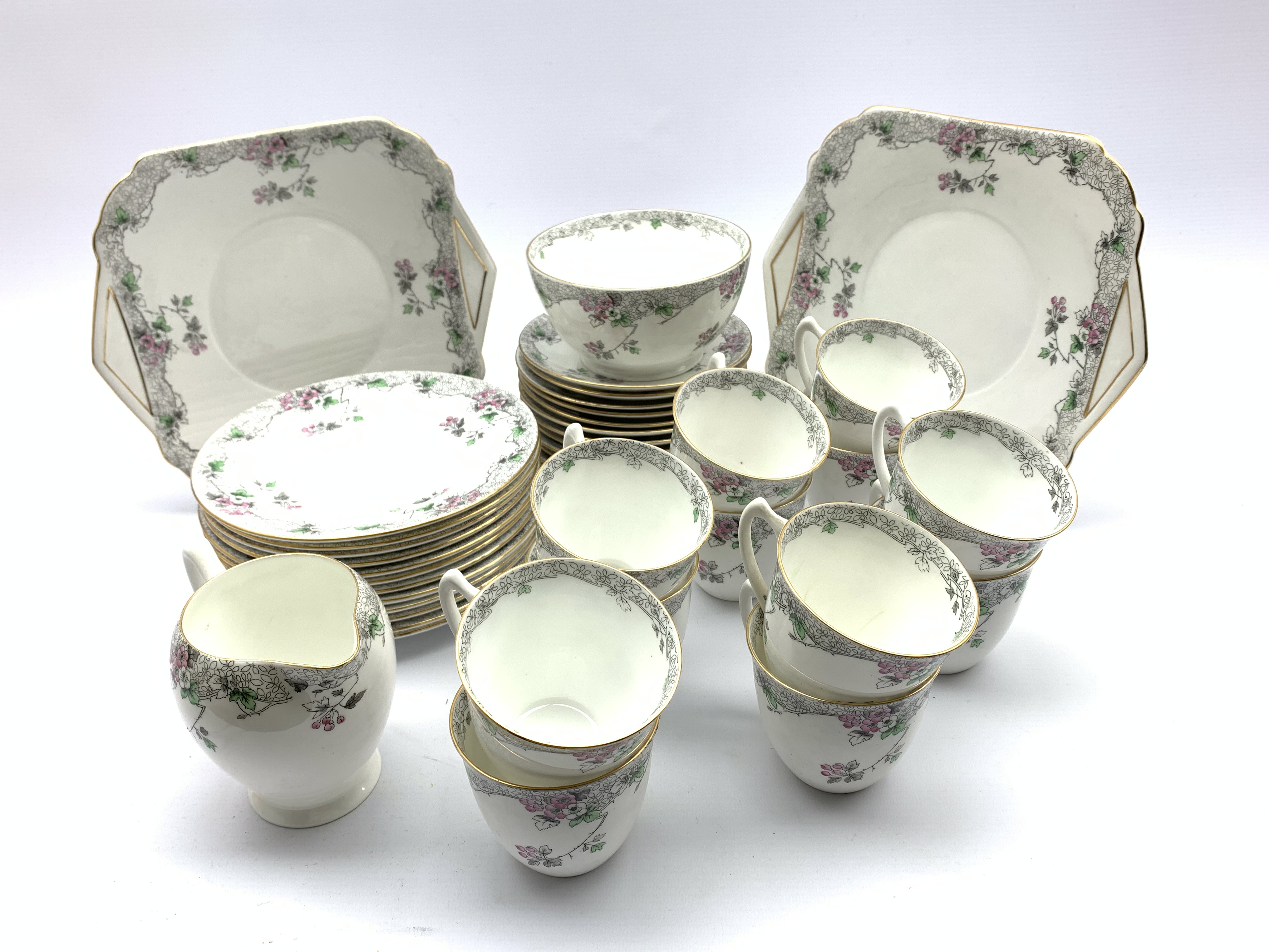 Shelley tea set 'B293' with floral decoration, comprising twelve cups and saucers,