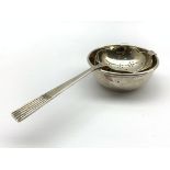 Silver tea strainer and stand, Sheffield 1962 2.