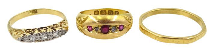 Edwardian 18ct gold ruby and diamond ring, Birmingham 1905,