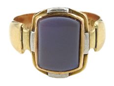 Victorian 9ct rose gold agate ring, makers marks W.