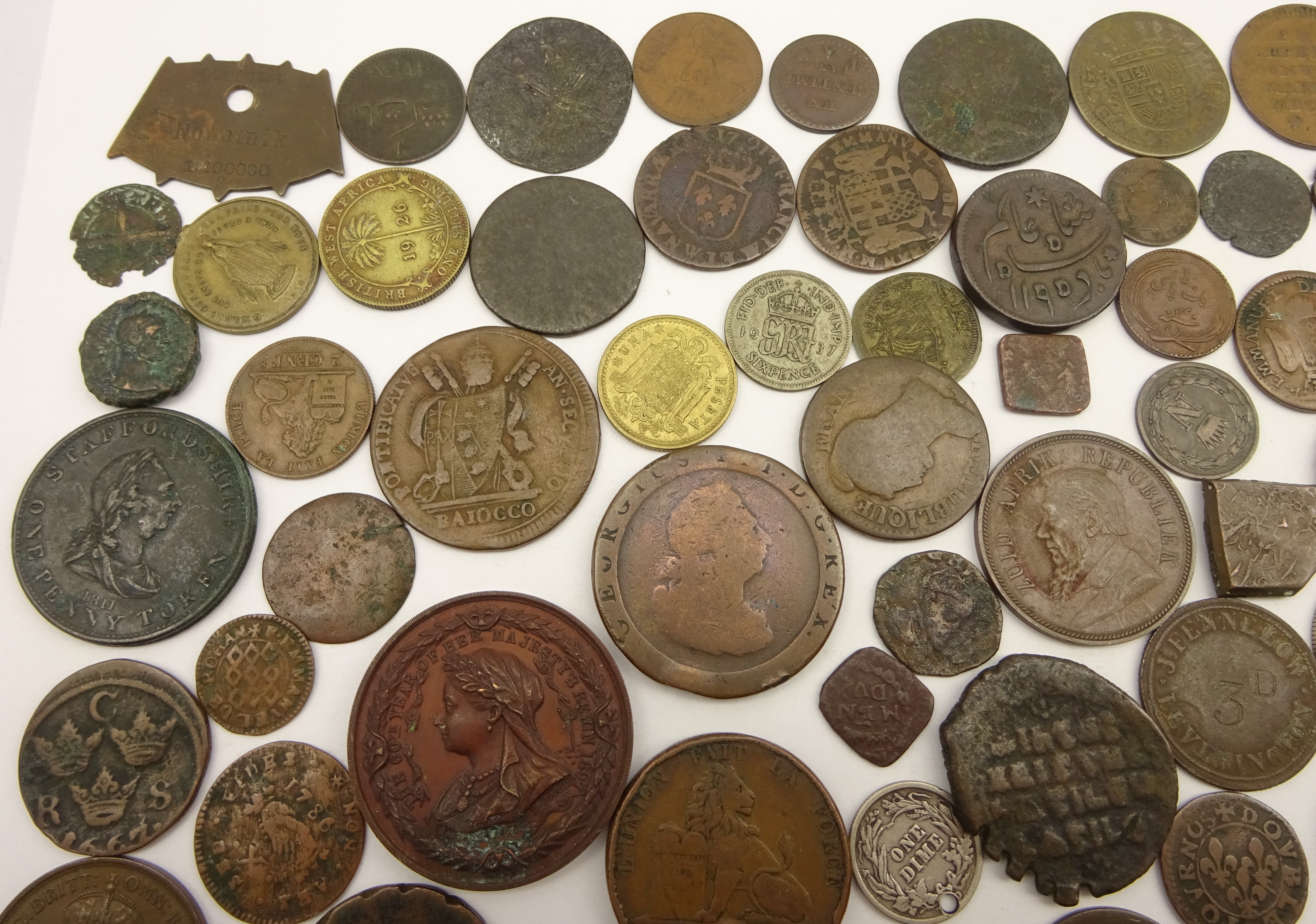 Mixed collection of Great British and World coinage including silver hammered coin, - Image 2 of 10