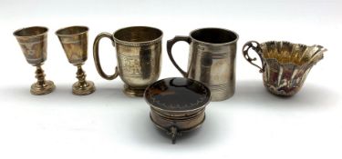 Small silver christening mug H7.5cm Sheffield 1903 Maker Fenton Bros.