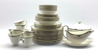 Wedgwood Osborne pattern dinner service comprising seventeen dinner plates, six side plates,