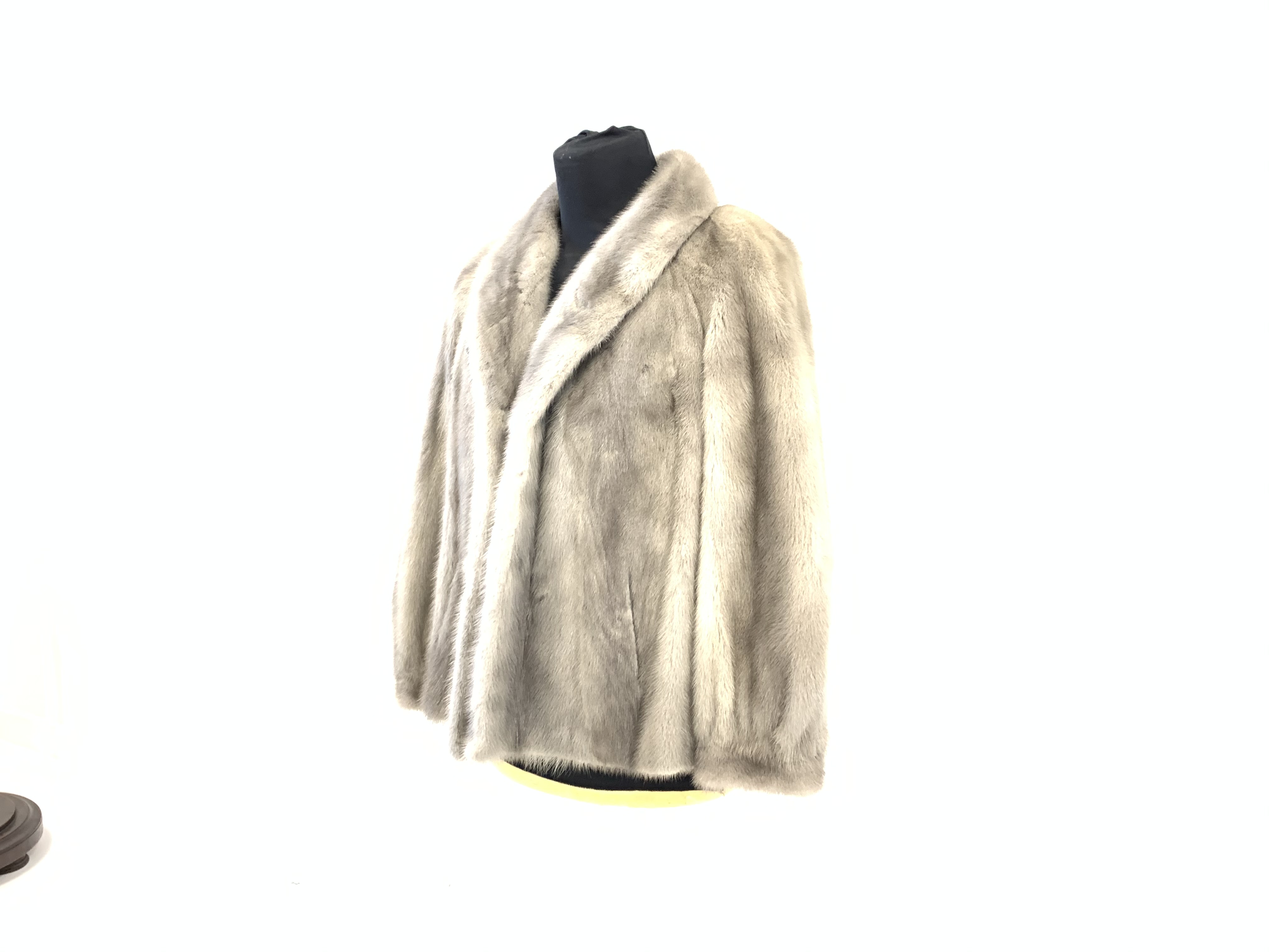 Grey mink evening cocktail jacket, - Image 3 of 4