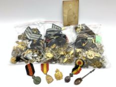 Quantity of mainly Belgian military badges,