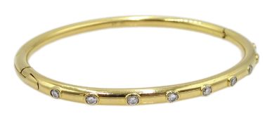 18ct gold hinged bangle set with nine diamonds Condition Report & Further Details