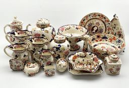 Quantity of Mason's Ironstone 'Mandalay' pattern table ware and ornamental items including set of