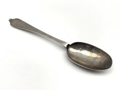 Queen Anne silver Dog-nose spoon with rat tail bowl,, the reverse of the terminal with prick dot in