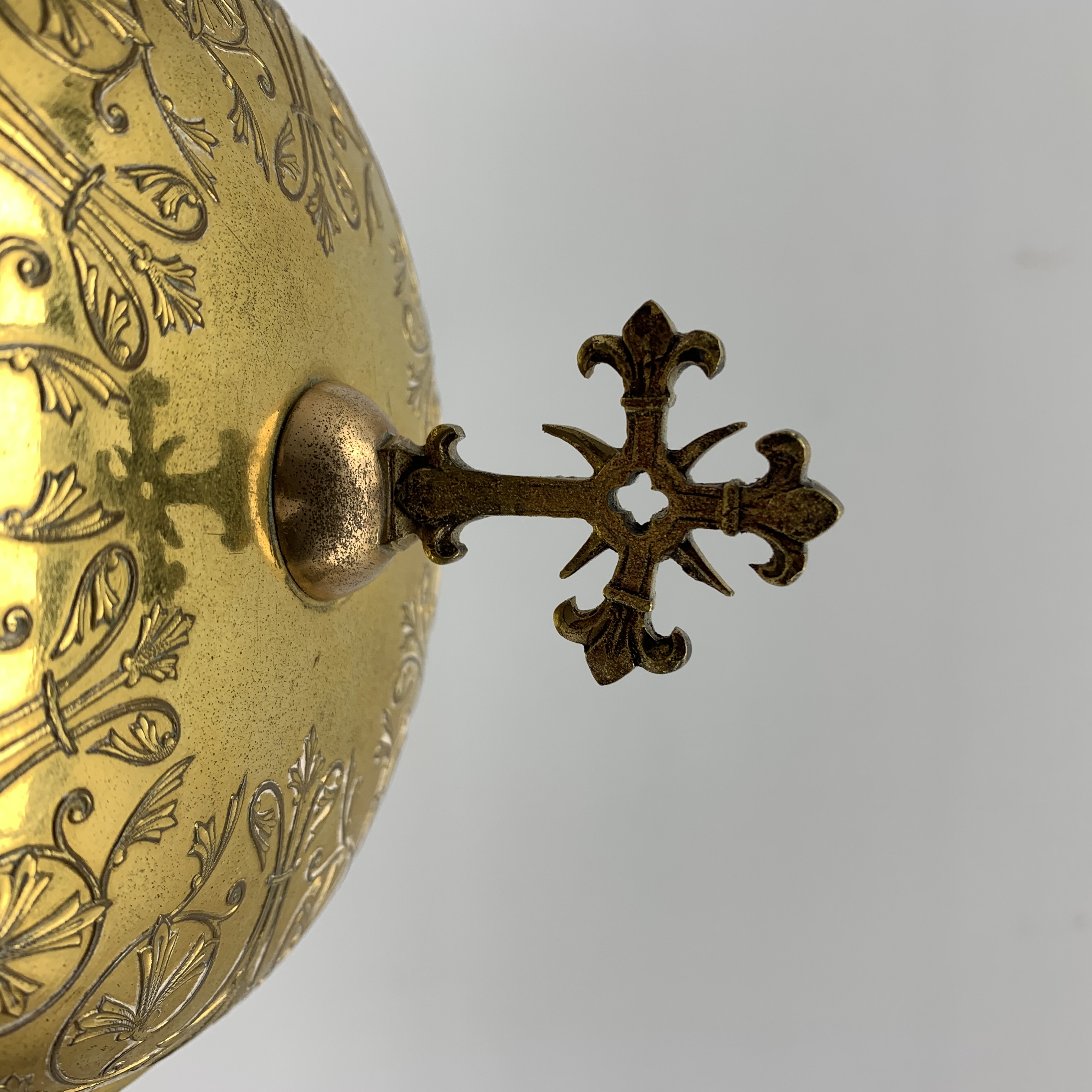 19th century gilt metal Ciborium, silver-gilt interior, cross finial, relief foliate design on knop - Image 10 of 13