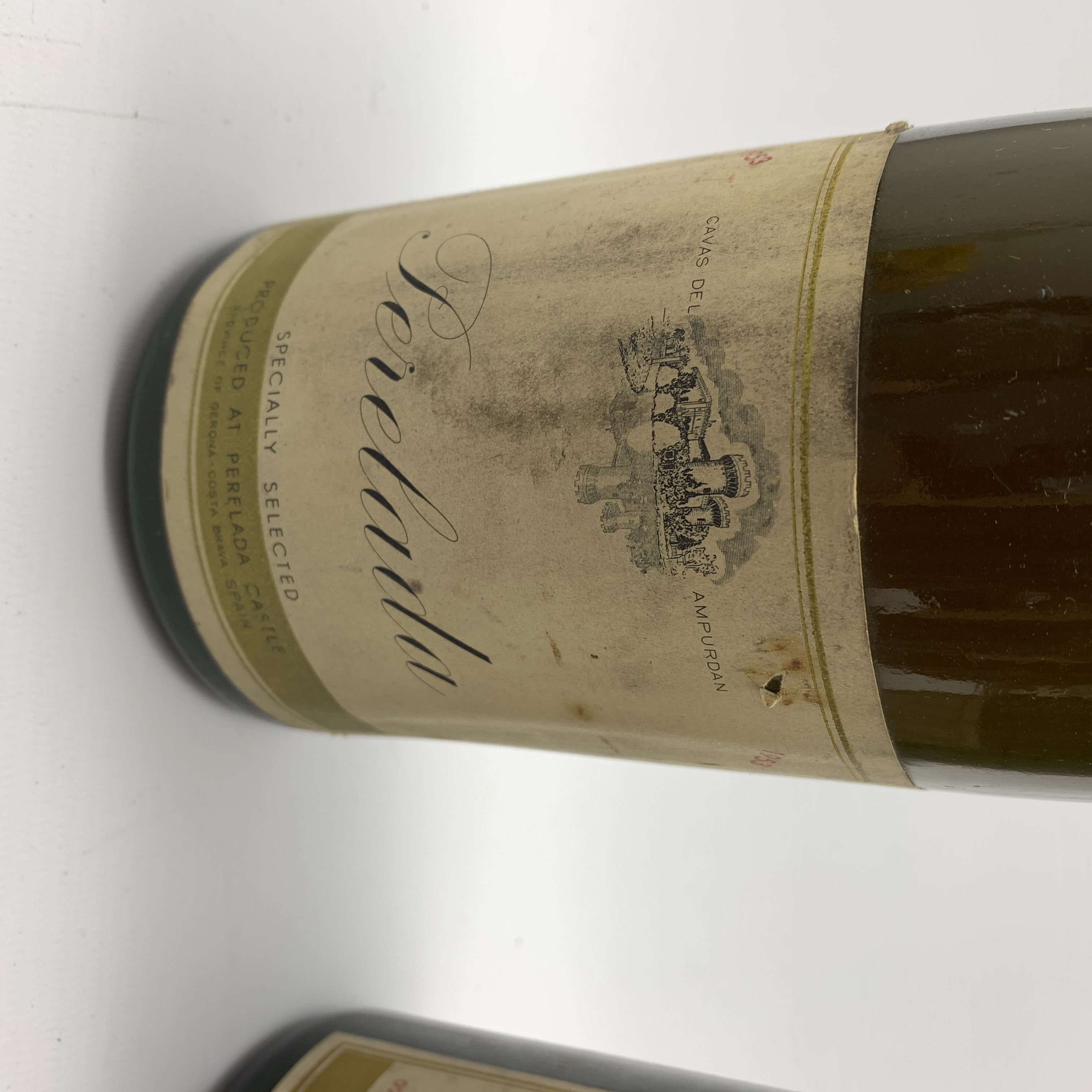Mixed alcohol including 'Veuve Cliquot Ponsardin Dry 1937' champagne, four bottles of 'Grand Vin De - Image 8 of 13