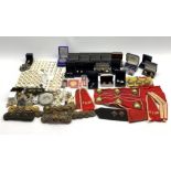 Mostly Yorkshire Regiment military badges, buttons, cufflinks and other similar items including clo