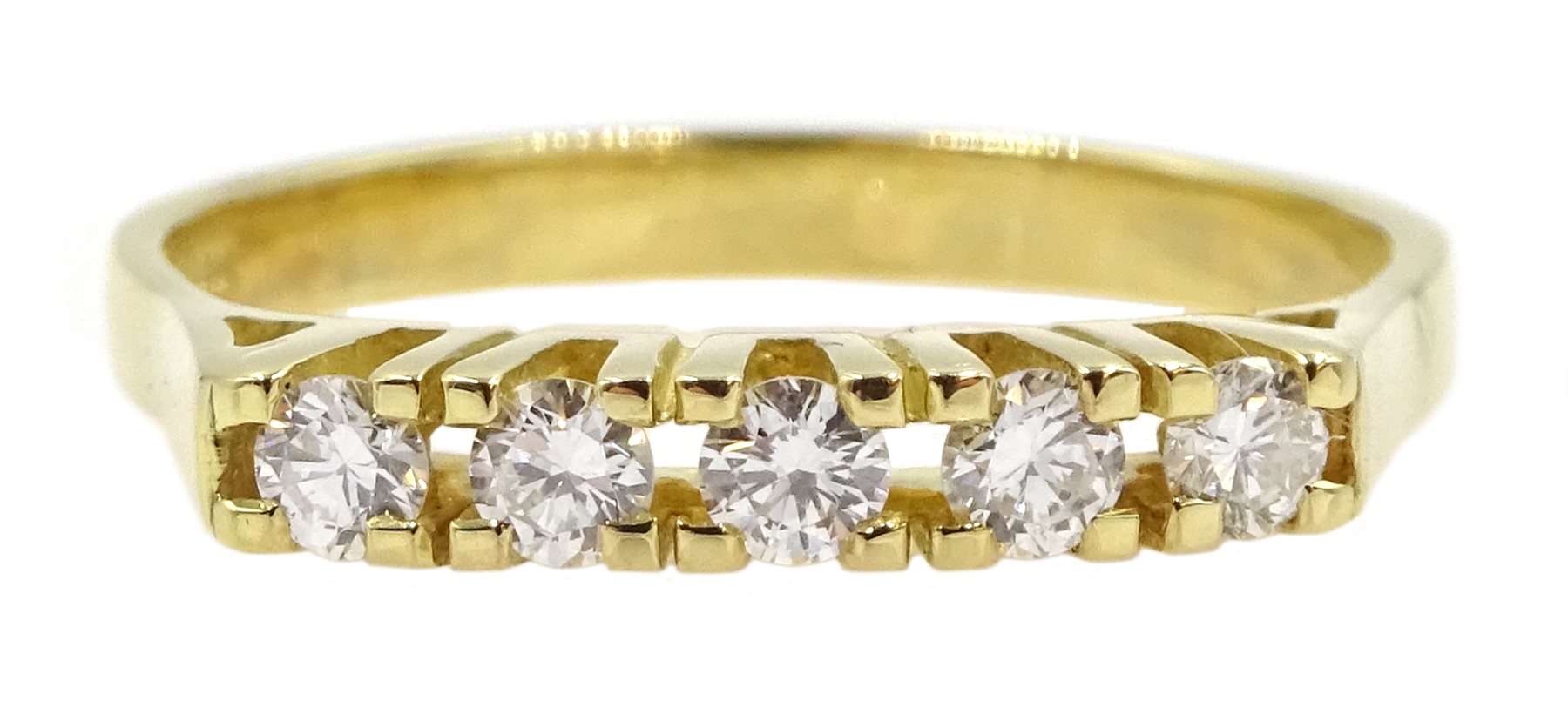 18ct gold five stone round brilliant cut diamond ring, stamped 750