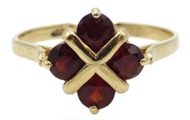 9ct gold pyrope garnet ring