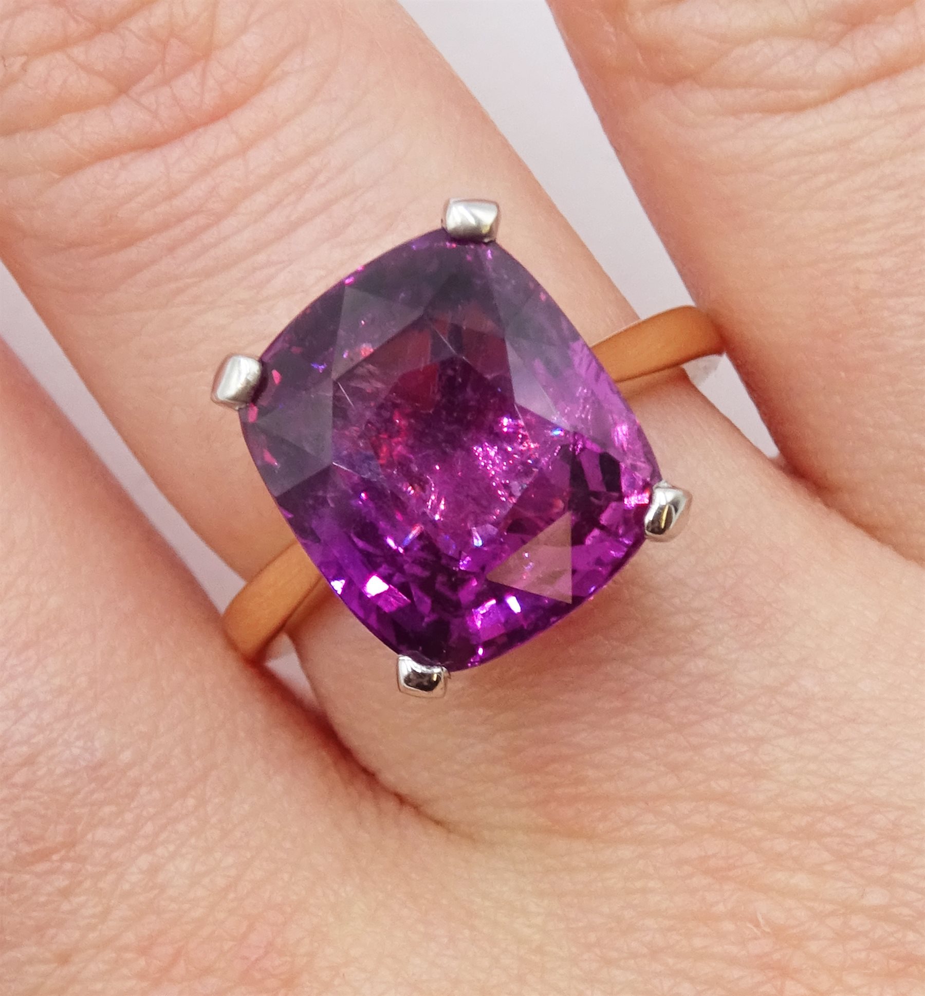 Platinum and 18ct rose gold pink/purple sapphire ring, hallmarked and stamped 950, sapphire 10.08 ca - Image 2 of 5