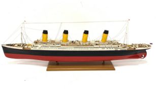 Large scratch built model of the Titanic, L107cm