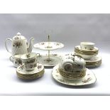 Minton 'Marlow' pattern table service comprising six dinner plates, six dessert bowls, six tea cups