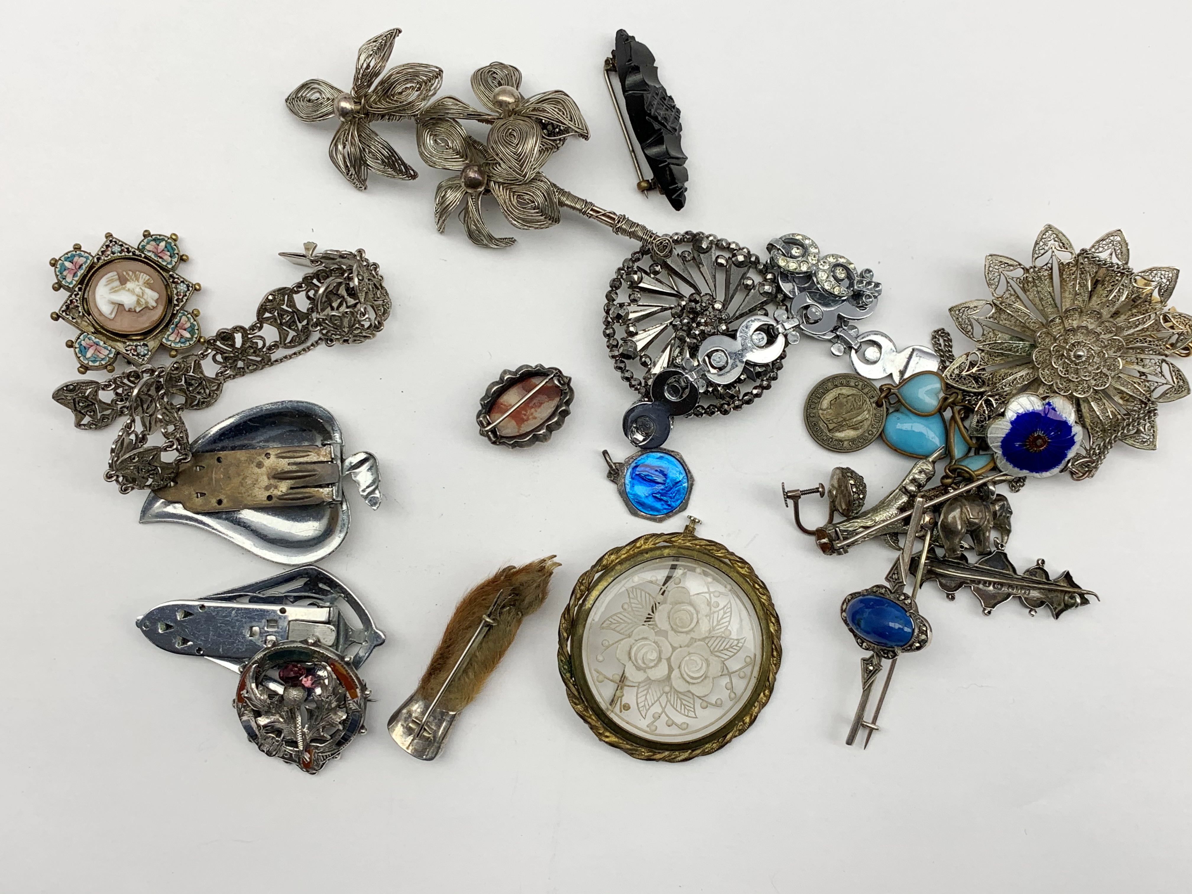 Quantity of costume jewellery, silver fob watch, engraved silver sovereign case, filigree brooches e - Image 2 of 2