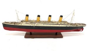 Large scratch built model of the Titanic, L108cm