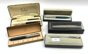 Parker fountain pen engraved 'Presented by H.J. Heinz Co. LTD' with matching pencil, cased, Parker f