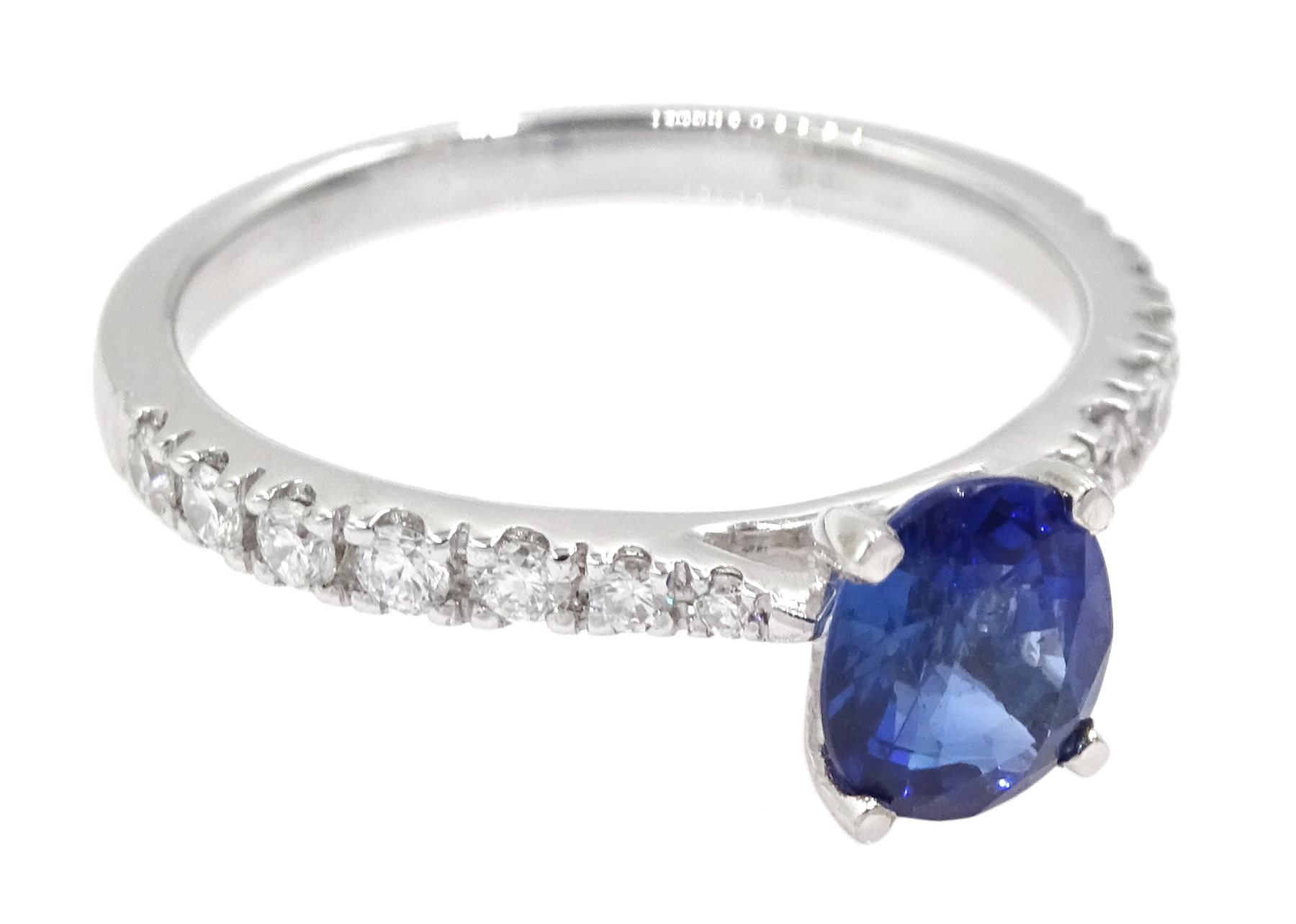 18ct white gold oval Ceylon sapphire ring, with diamond set shoulders, hallmarked, sapphire approx 0 - Image 3 of 9