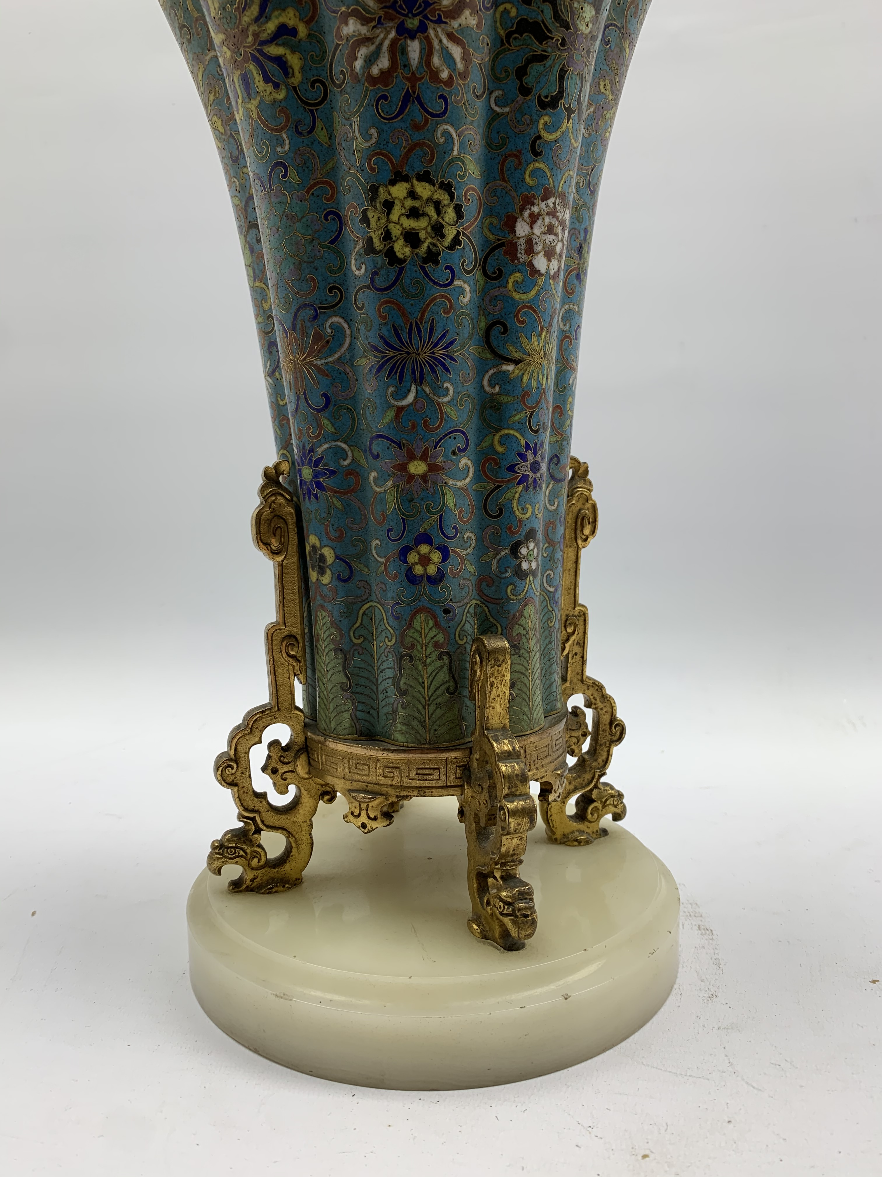 Chinese cloisonne vase, 18th Century, of lobed circular form, decorated with an all over floral desi - Image 29 of 31