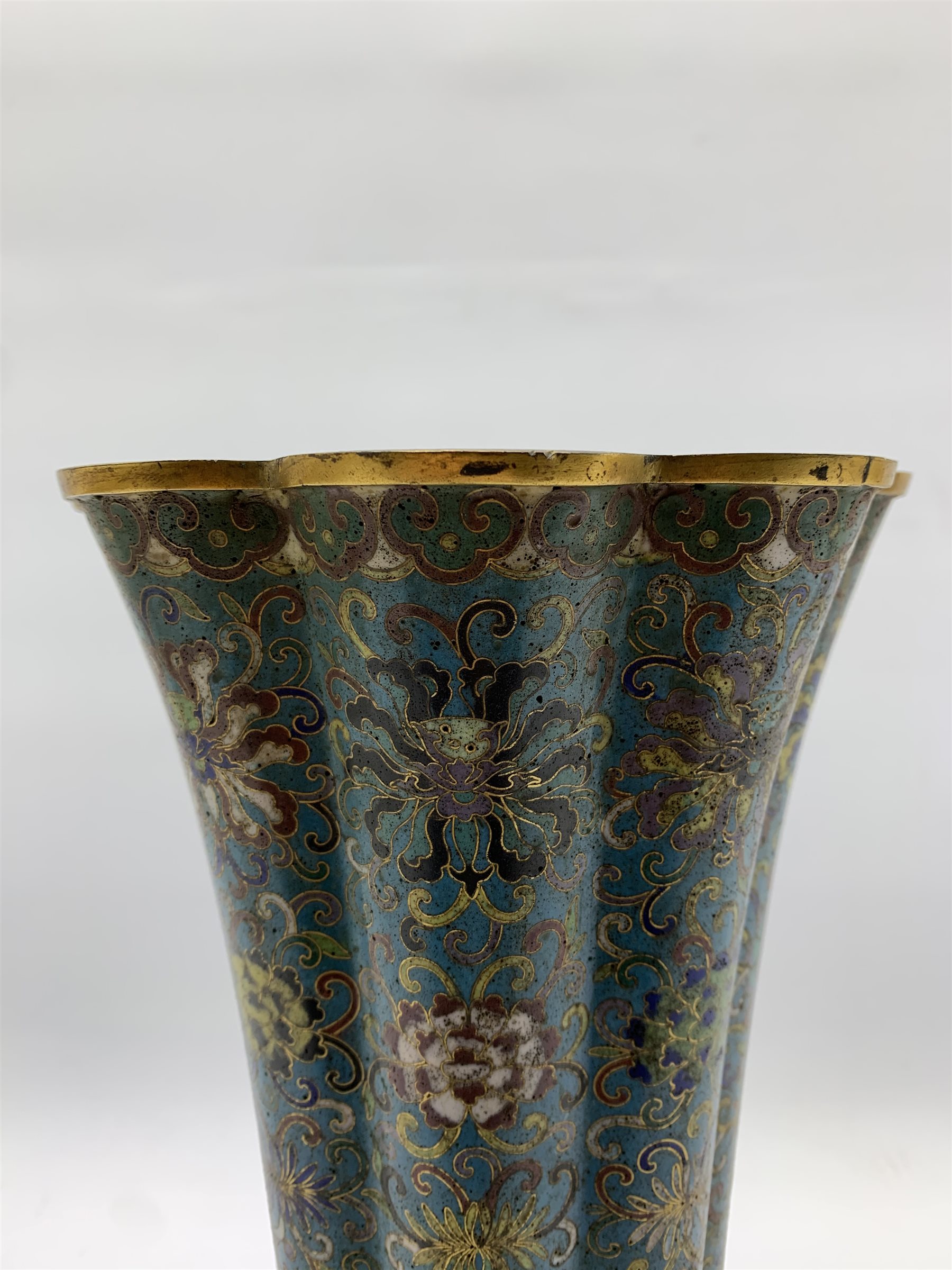 Chinese cloisonne vase, 18th Century, of lobed circular form, decorated with an all over floral desi - Image 5 of 31