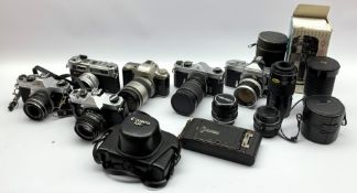 Vintage cameras and lenses including Asahi Pentax Spotmatic with 'Prinzflex Auto Reflex 1:2.8 f=135m