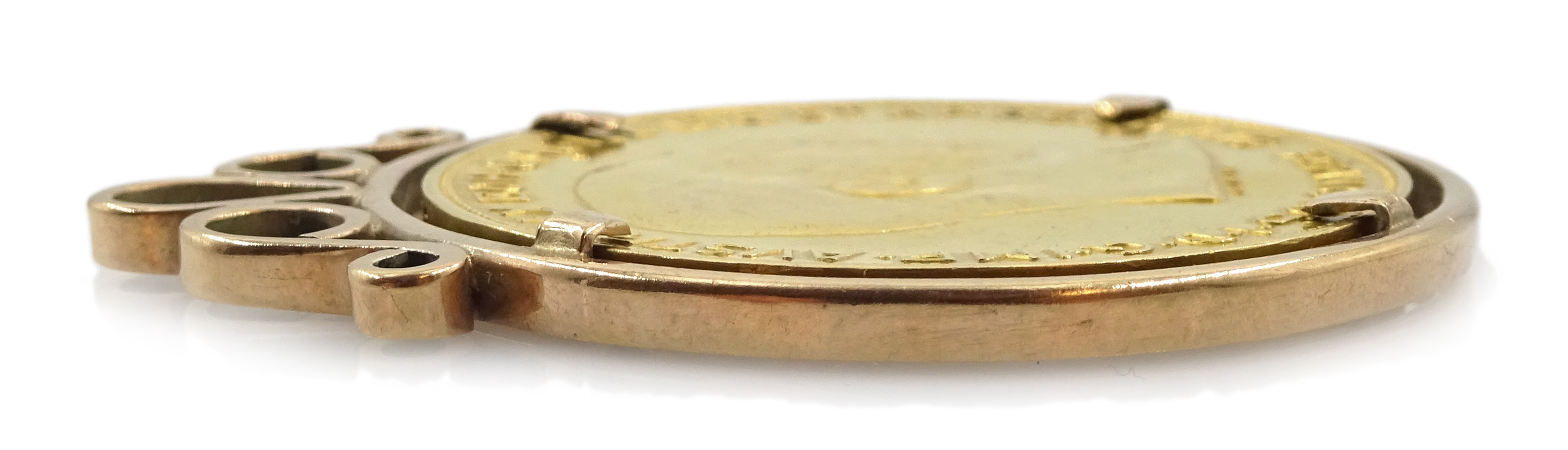 Austrian 1915 re-strike gold 100 corona coin, in a 9ct gold (tested) mount, total weight 41.2 grams - Image 3 of 3