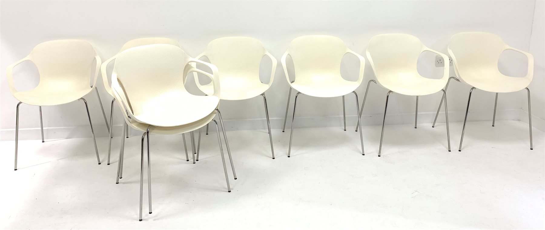 Arne Jacobson et al. for Fritz Hansen - Contemporary 'Super Elliptical' dining table with white lam - Image 3 of 6