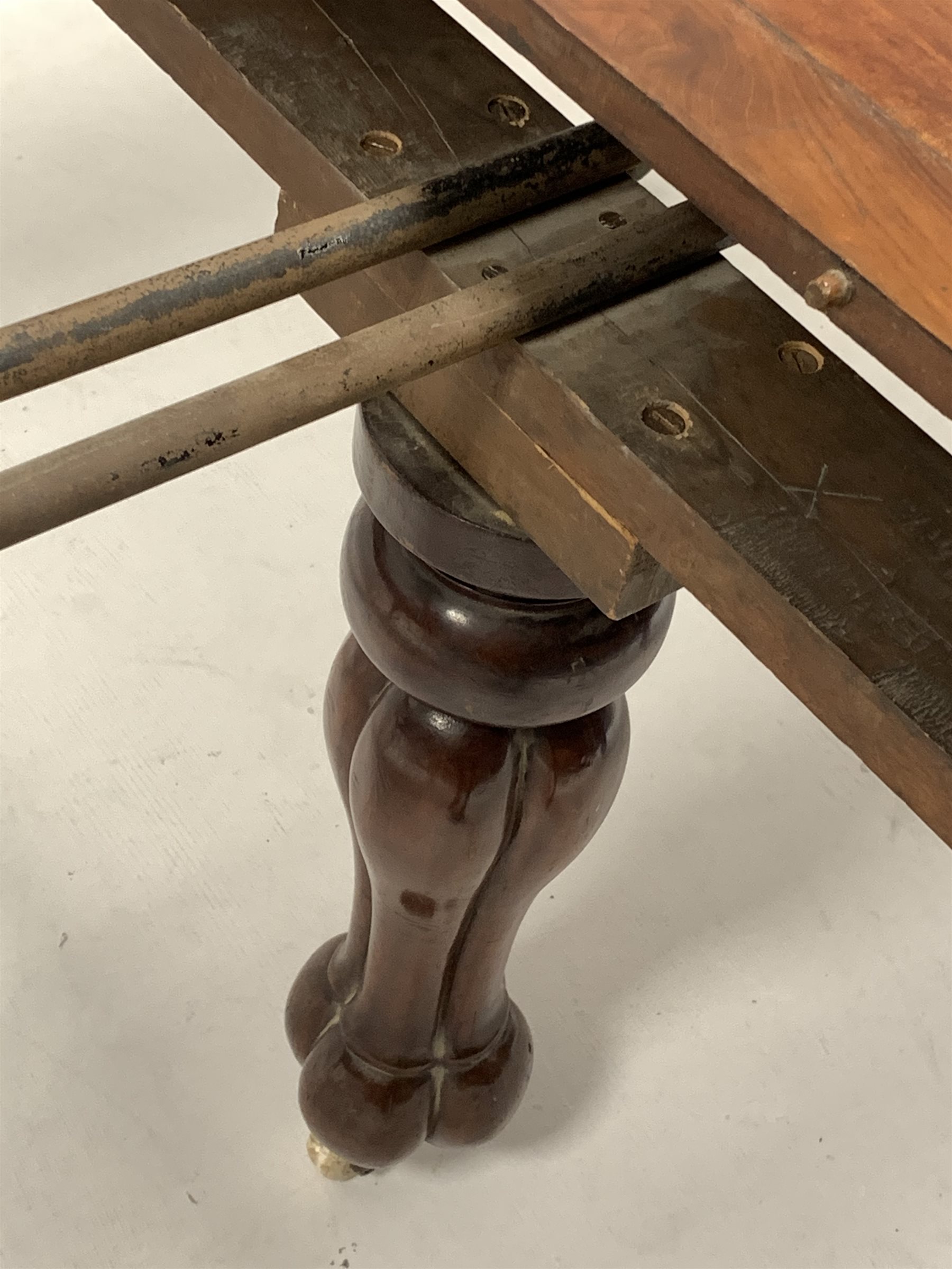 Large Victorian walnut extending dining table, the moulded top with 'D' shaped ends raised on leaf - Image 5 of 7