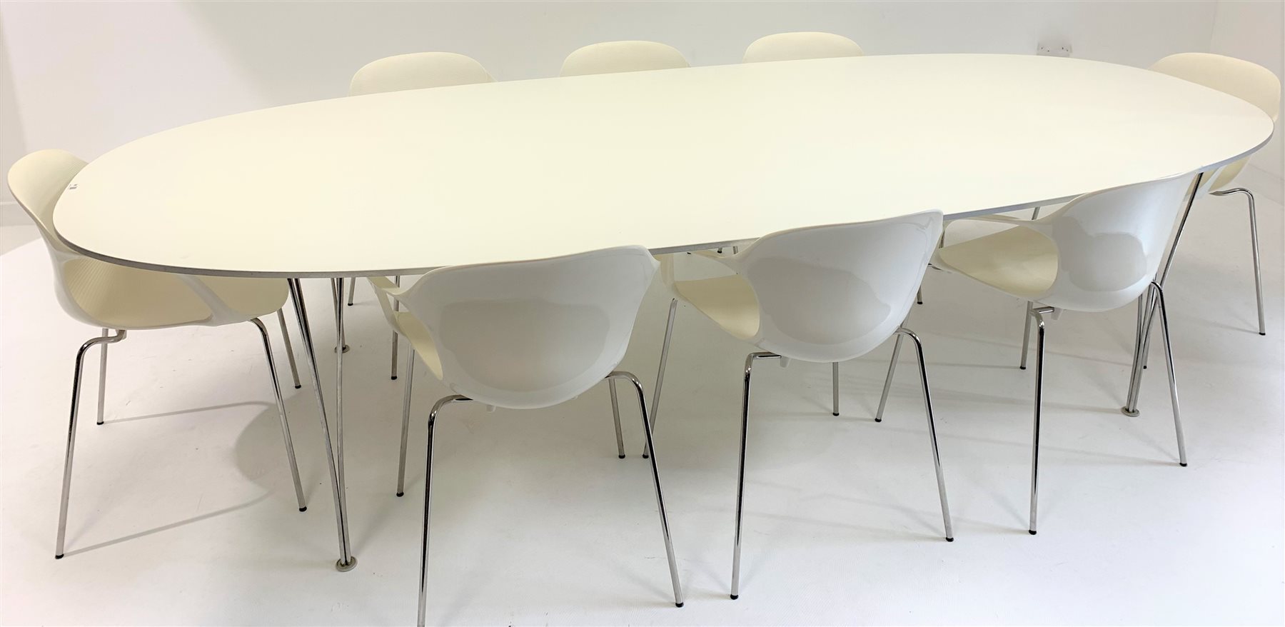 Arne Jacobson et al. for Fritz Hansen - Contemporary 'Super Elliptical' dining table with white lam