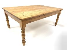 Large Victorian style pine kitchen dining table, 120cm x 181cm, H77cm