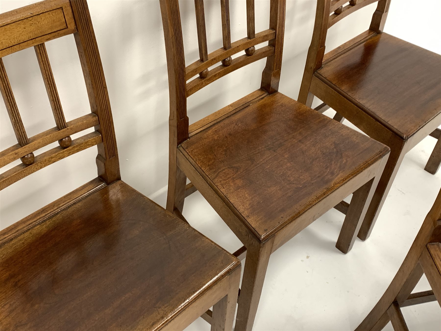 19th century set four elm dining chairs with reeded uprights and ebony stringing to top rail - Image 4 of 4