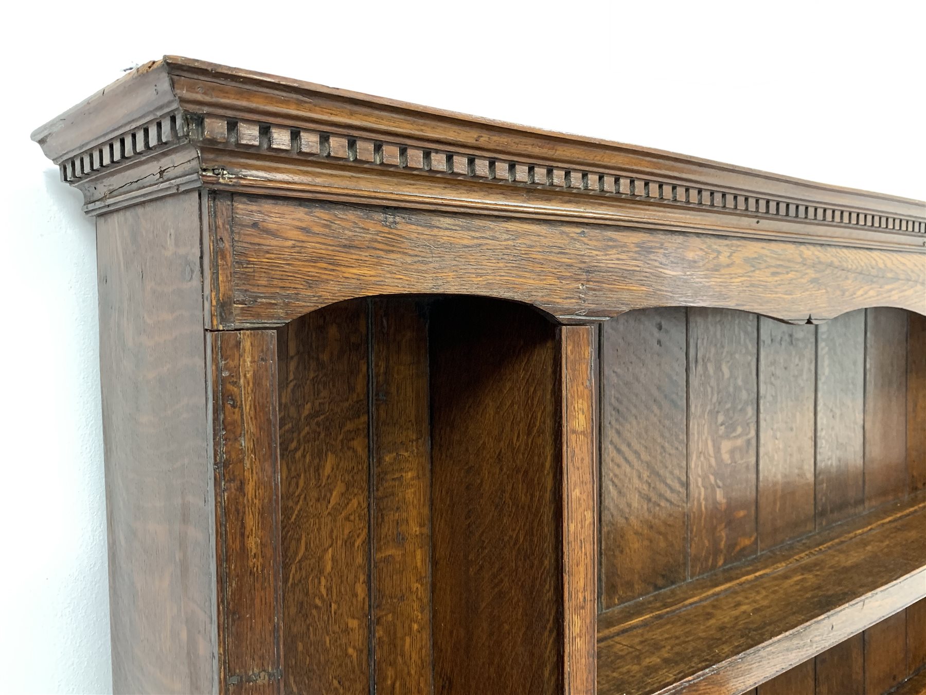 George III oak dresser, dentil cornice over open shelves and cupboards, three drawers under, raised - Image 3 of 8