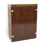 Helge Sibast for Sibast Mobler - Danish Rosewood bar/cocktail cabinet, with two doors enclosing fixe