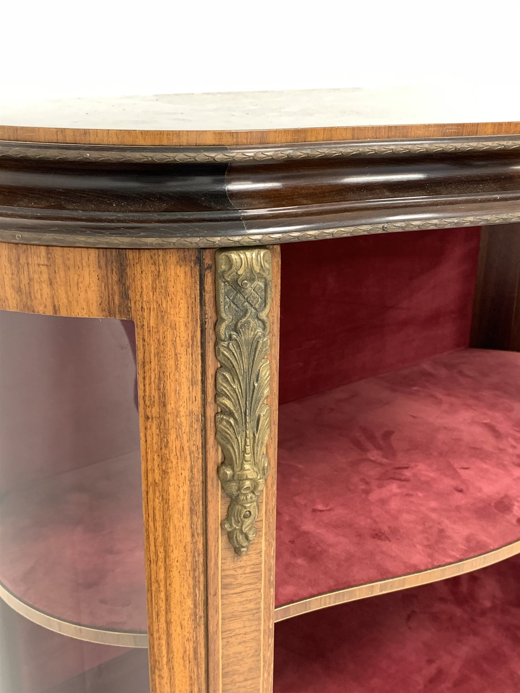 Late 20th century French walnut and kingwood vitrine display cabinet, serpentine front, single glaze - Image 5 of 5