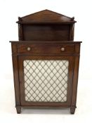 Early 19th century mahogany chiffonier, raised back with open shelves on turned spindles, over drawe