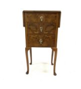 Early 20th century Queen Anne style walnut drop leaf bedside cabinet, cross banded top, fitted with