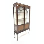 Early 20th century mahogany display cabinet, with caddy top over two tracery glazed doors enclosing
