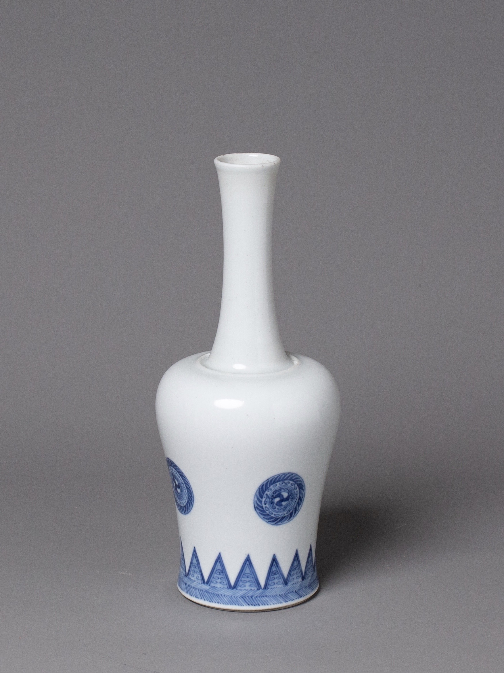 A Blue and White 'Mallet' Vase, Yaolinzun, 19th Century