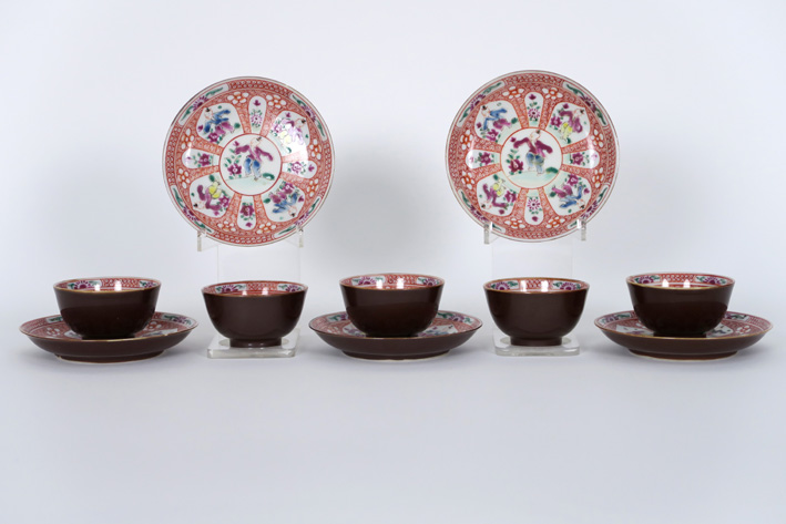 Serie van vijf achttiende eeuwse Chinese sets van tas en ondertas (diameter : 12,5 [...]
