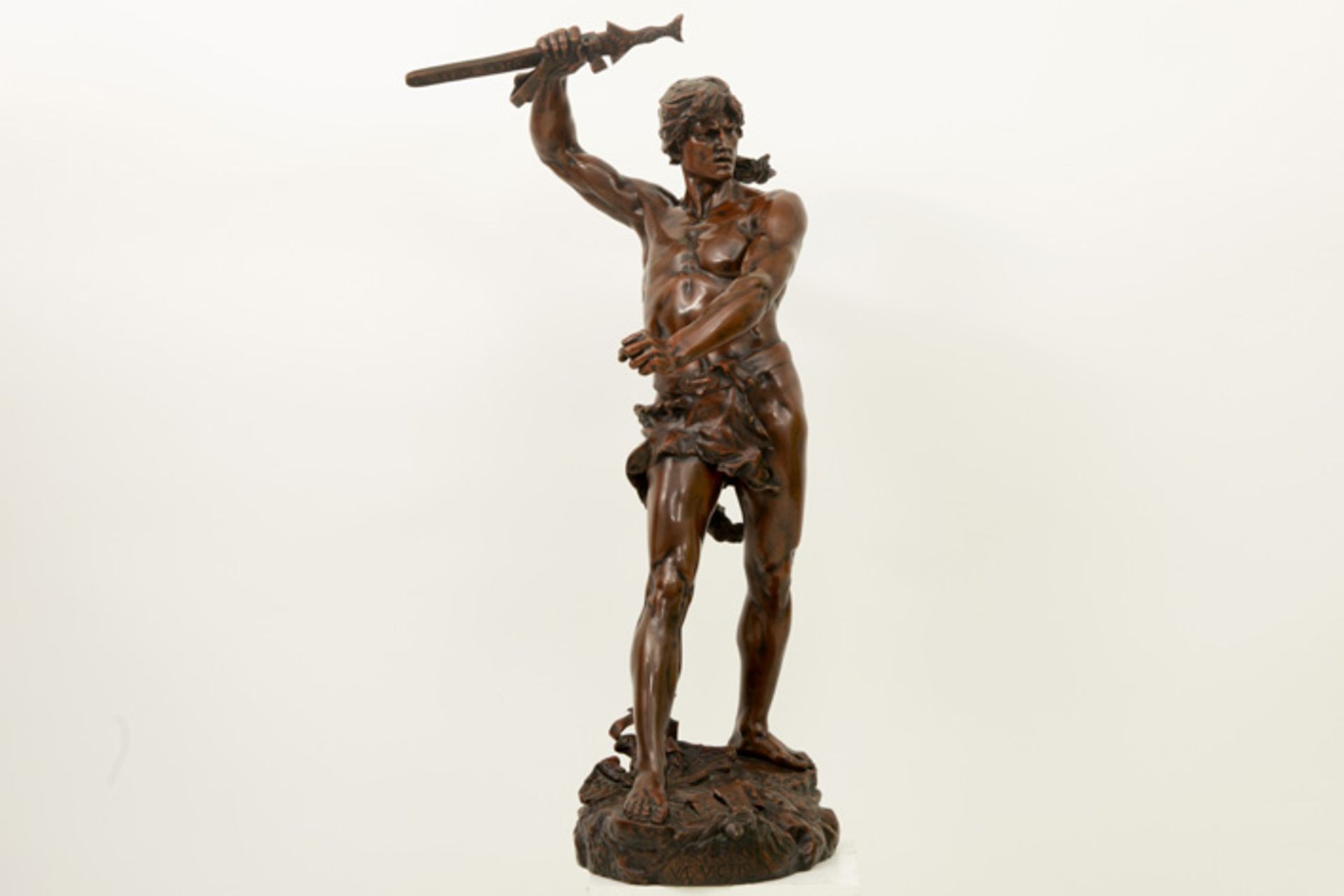 GAUCQUIE HENRI DÉSIRÉ (1858 - 1927) grote sculptuur in brons met mooie lichtbruine [...] - Image 6 of 7