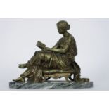 Negentiende eeuwse sculptuur in brons : "Zittende lezende dame" - hoogte en breedte [...]