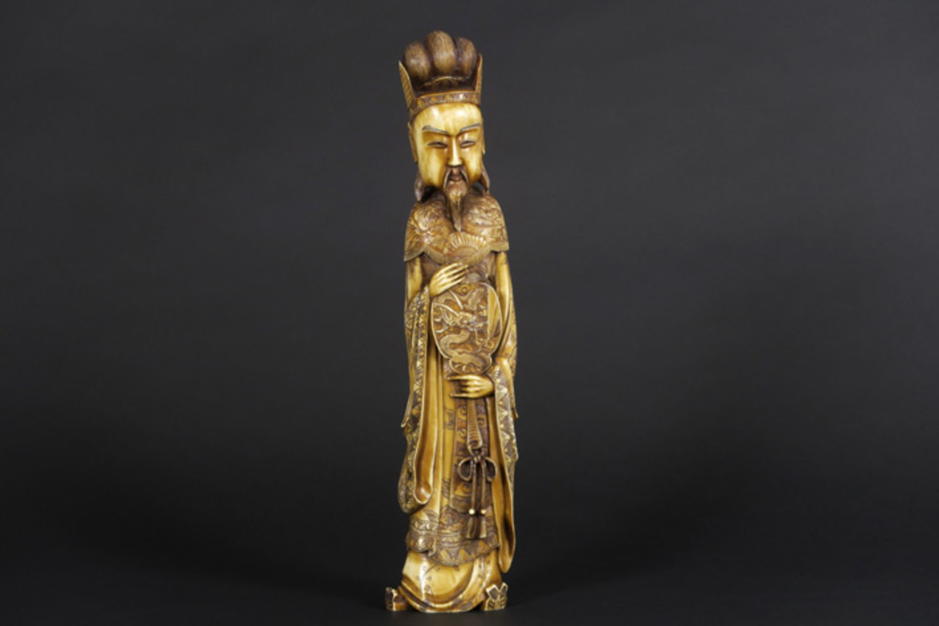 Antieke Japanse sculptuur in ivoor : "Wijze met waaier" - hoogte : 37,5 cm gemerkt [...]
