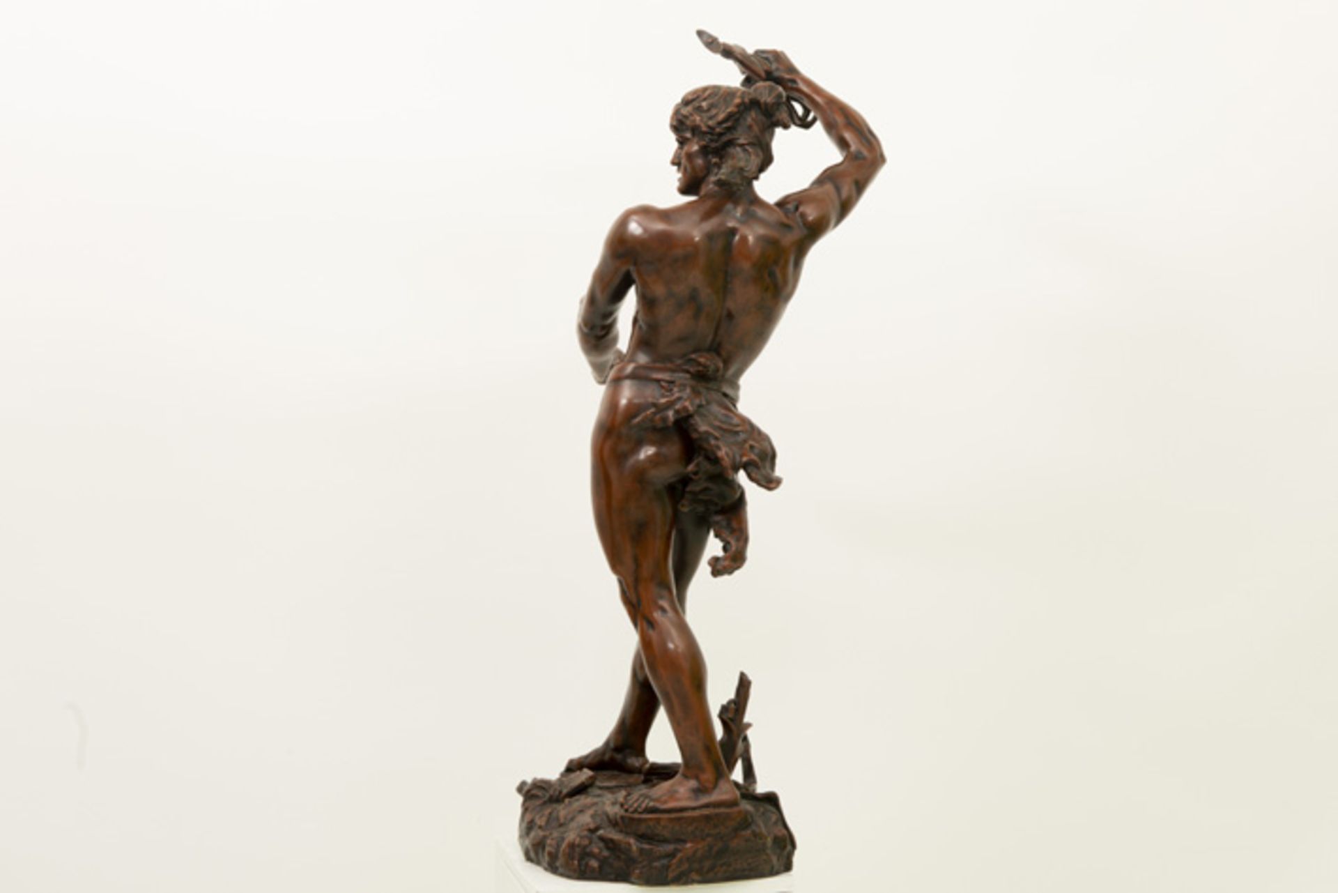 GAUCQUIE HENRI DÉSIRÉ (1858 - 1927) grote sculptuur in brons met mooie lichtbruine [...] - Bild 2 aus 7