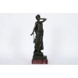 Franse Art Nouveau-sculptuur in brons met de voorstelling van een geketende vrouw, [...]