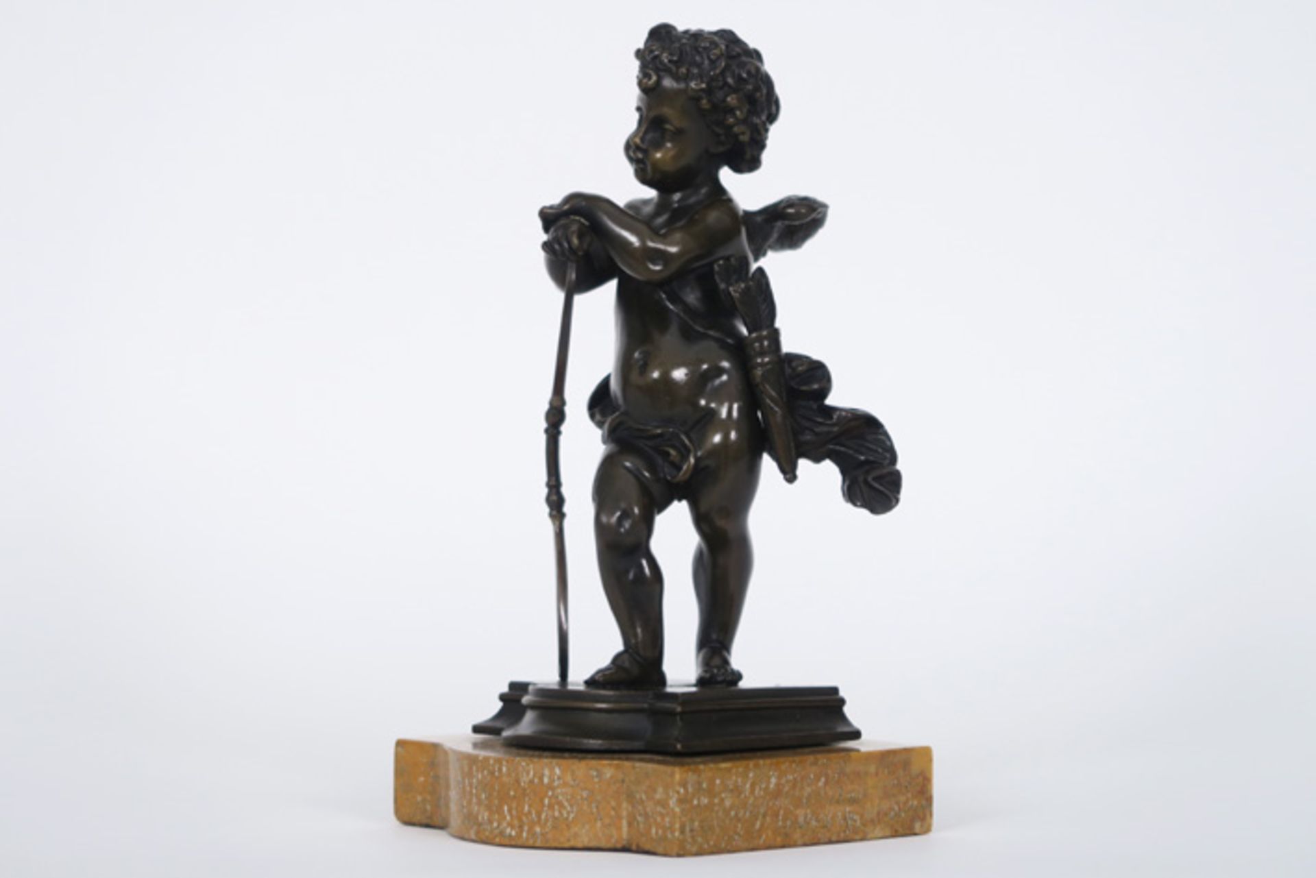 CLODION (1738 - 1814) kleine antieke sculptuur in brons : "Amor met boog" - hoogte [...] - Bild 4 aus 5